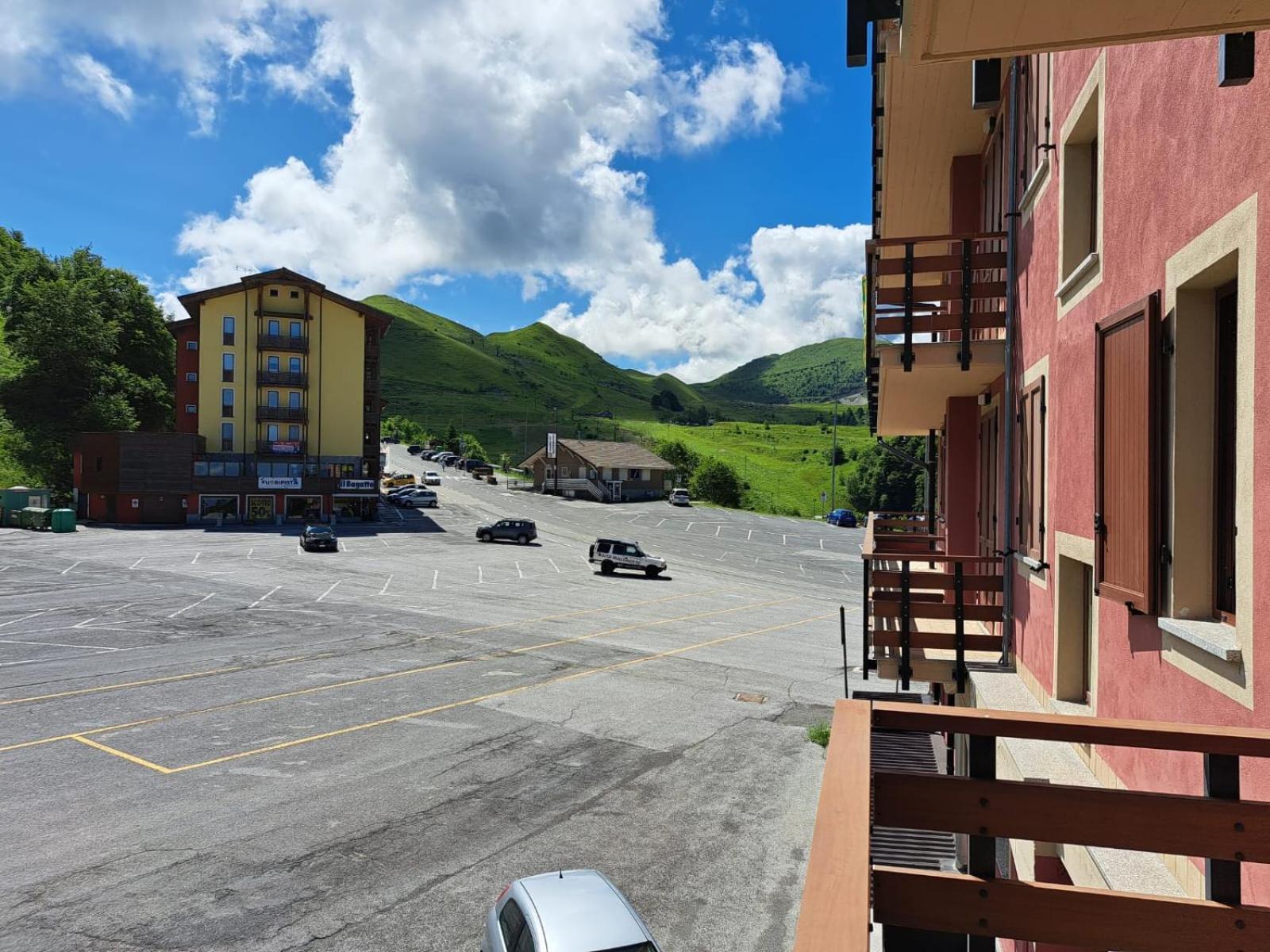普拉托讷沃斯Zona Portici公寓 外观 照片